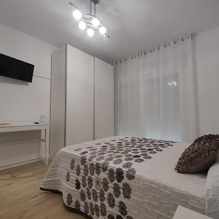 Atico Espacioso En Zona Centrica Apartamento Sarria
