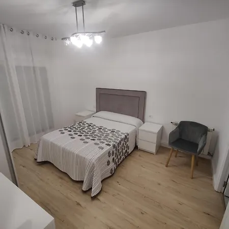 Atico Espacioso En Zona Centrica Sarria