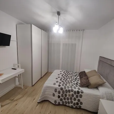 Atico Espacioso En Zona Centrica Apartment