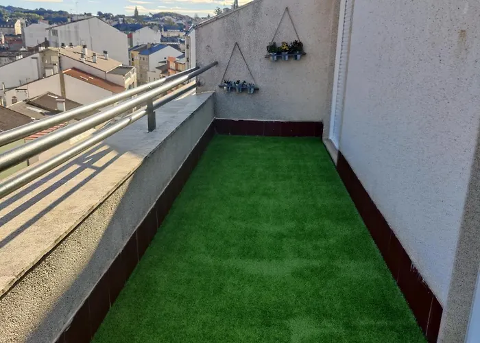 Atico Espacioso En Zona Centrica Appartement Sarria