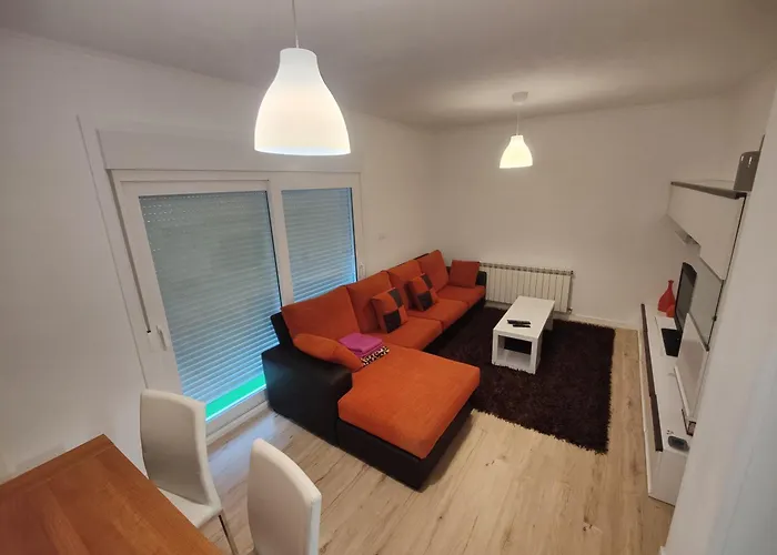 Atico Espacioso En Zona Centrica * Sarria