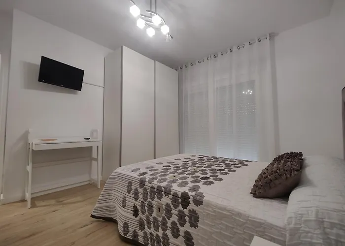 Atico Espacioso En Zona Centrica Appartement Sarria