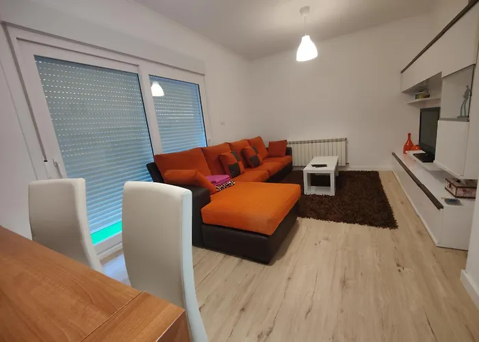 Atico Espacioso En Zona Centrica Appartement Sarria